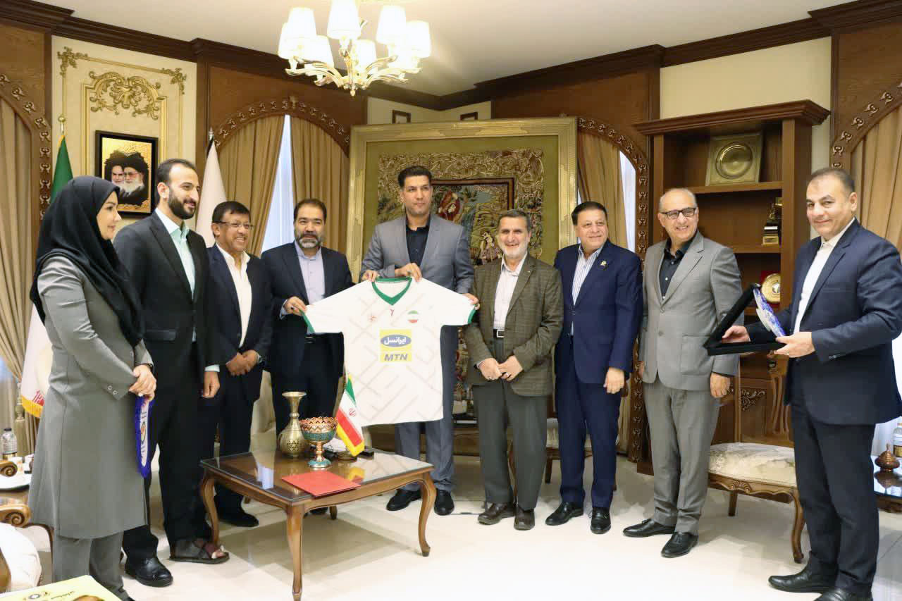 دیدار نایب رییس فدراسیون جهانی هندبال و نماینده کنفدراسیون هندبال آسیا با استاندار اصفهان/ عکس
