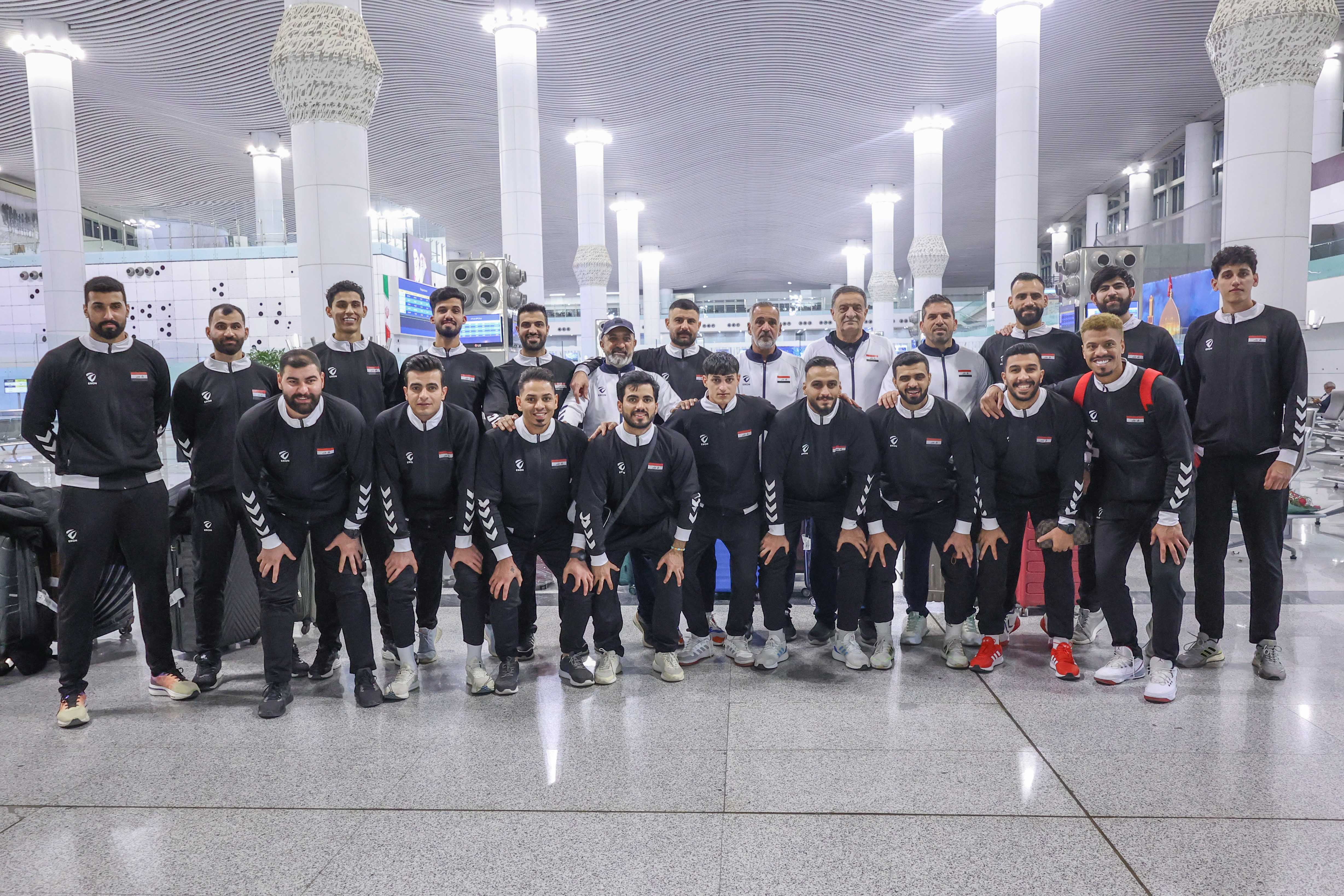 ورود تیم ملی هندبال عراق به ایران جهت برگزاری دو بازی تدارکاتی با تیم ملی هندبال/ عکس