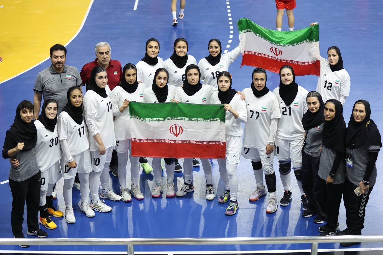 سومین دوره بازی‌های آسیایی جوانان 2025 - بحرین؛ تیم ملی هندبال جوانان دختر ایران 37 - هنگ‌کنگ 21/ عکس