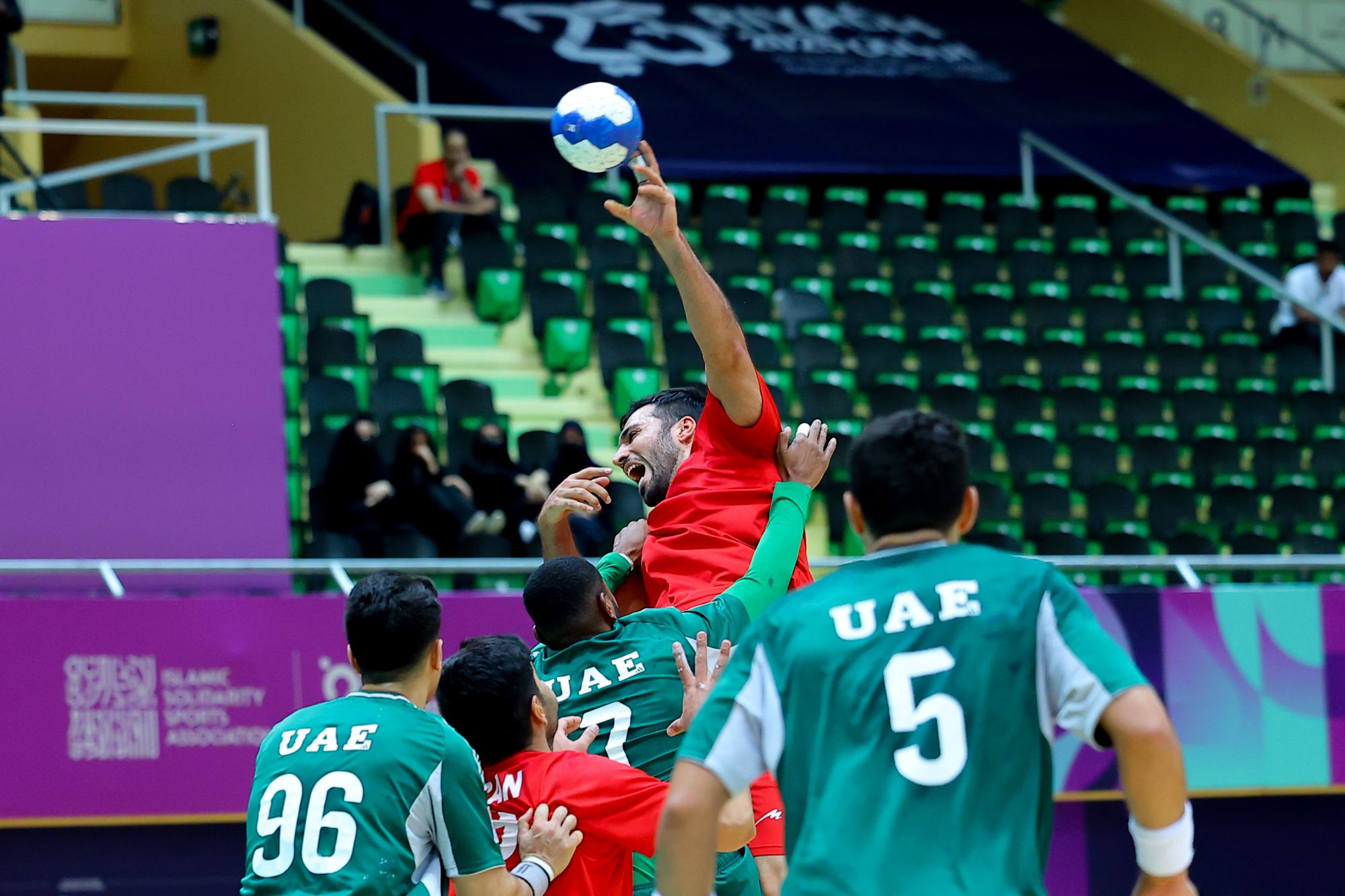 ششمین دوره بازی‌های همبستگی کشورهای اسلامی - ریاض؛ تیم ملی هندبال مردان ایران - تیم ملی هندبال مردان امارات/ عکس