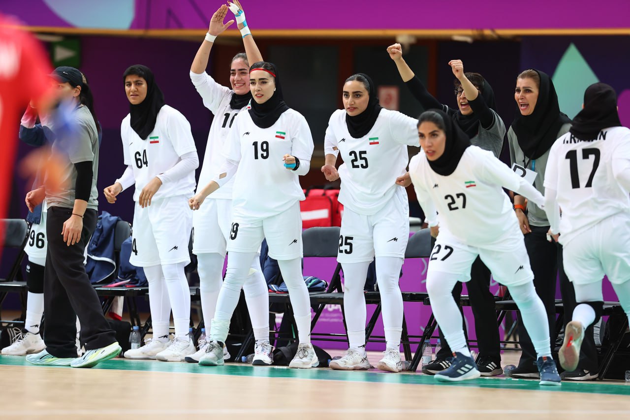 ششمین دوره بازی های همبستگی کشورهای اسلامی - ریاض؛ مدال تاریخی بر گردن شیرزنان هندبال/ ازبکستان زانو زد، ایران به برنز رسید/ عکس