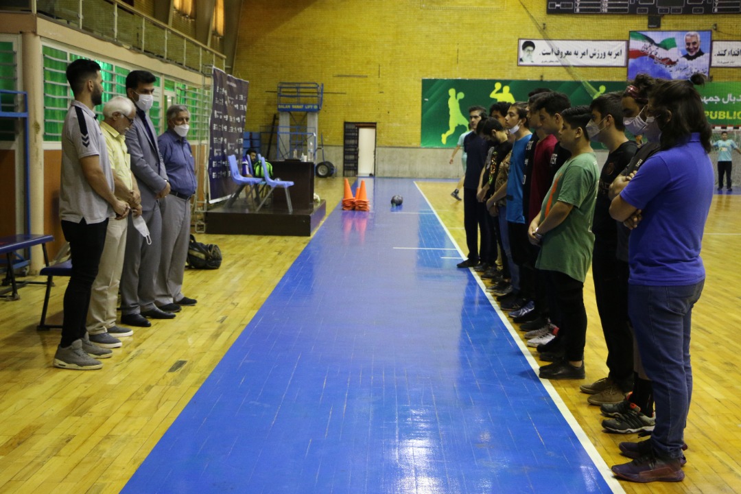 دیدار رئیس فدراسیون هندبال و سرپرست سابق فدراسیون از تمرینات آکادمی هندبال آزادی تهران