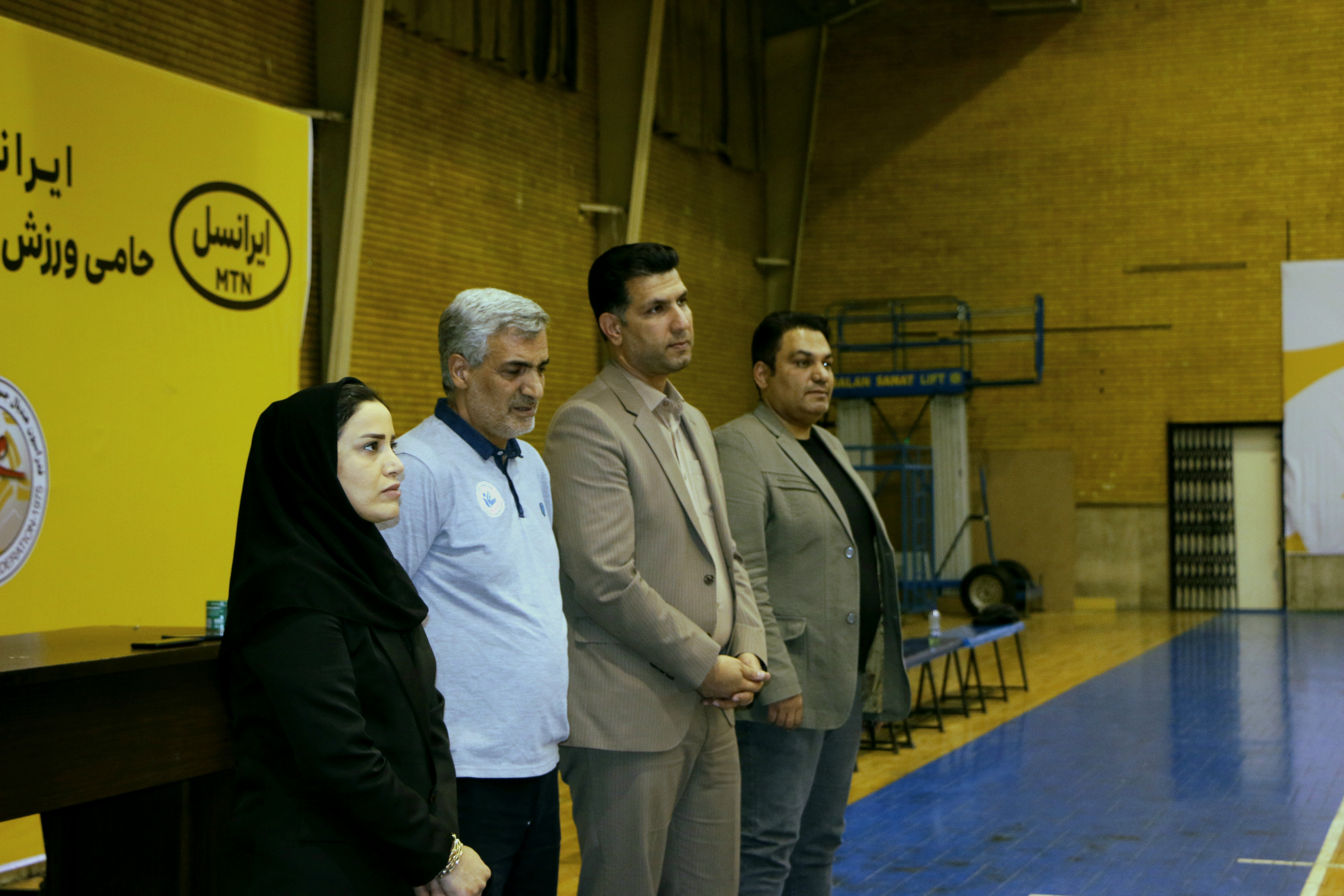 آغاز اردوی تیم ملی هندبال بانوان با حمایت باشگاه سنگ آهن بافق یزد/ بازدید رئیس فدراسیون هندبال از تمرینات ملی‌پوشان 