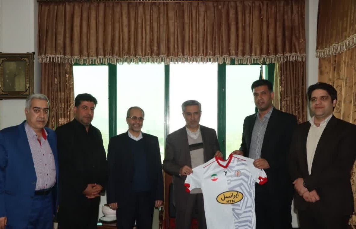 دیدار رئیس فدراسیون هندبال و استان‌دار همدان / از برنامه‌ریزی برای توسعه زیرساخت‌های همدان تا حامی مالی هندبال استان