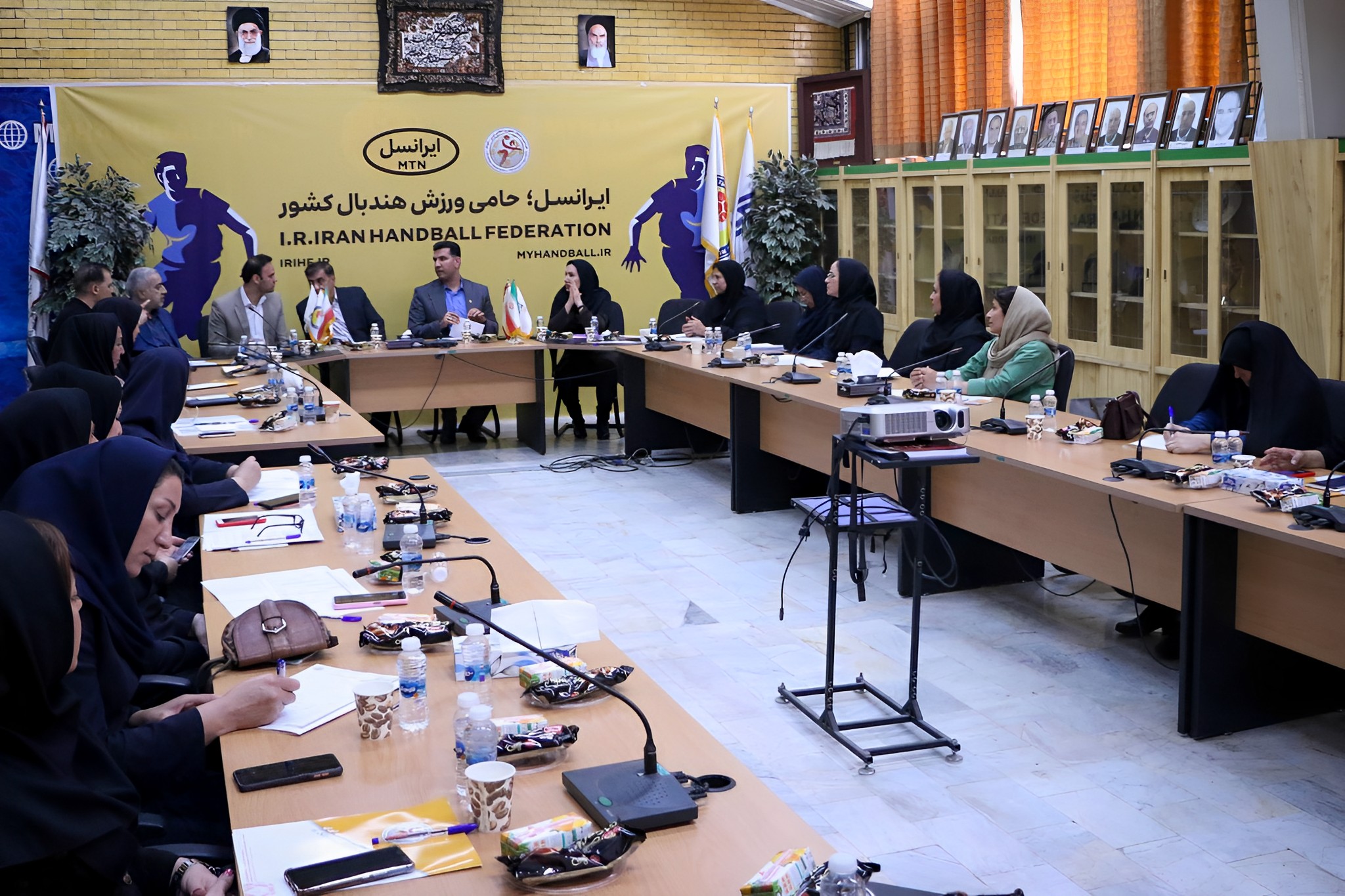 برگزاری جلسه هم اندیشی نواب رییس بانوان هندبال کشور