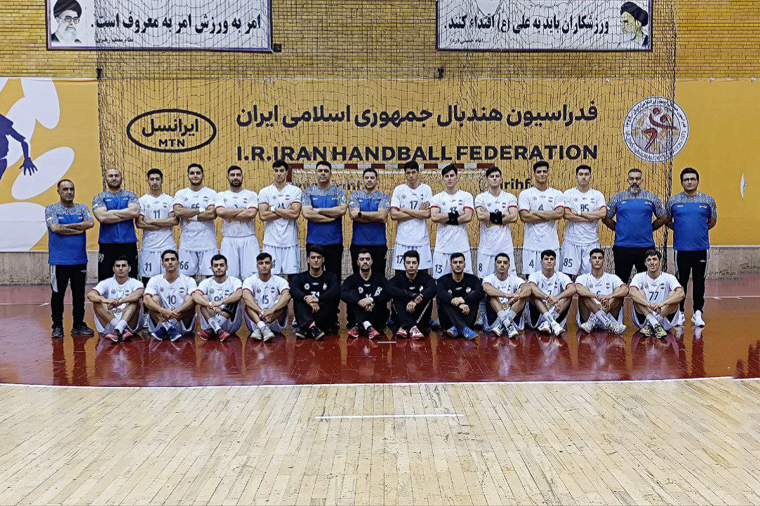 شریف مومن شاگردان خود را به خط کرد/ برگزاری سومین اردوی آمادگی تیم ملی هندبال جوانان ایران در اصفهان