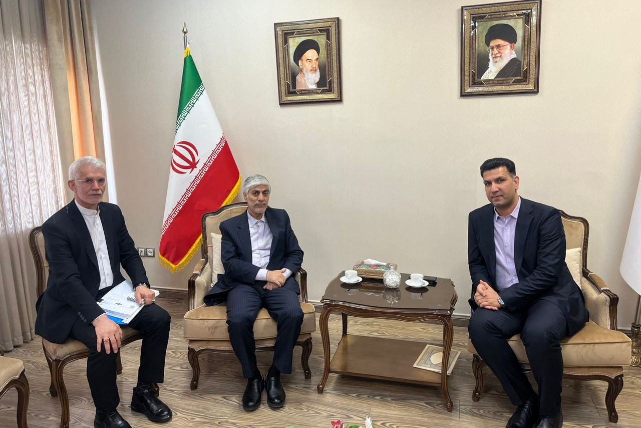 کیومرث هاشمی، وزیر ورزش و جوانان در دیدار صمیمانه با رییس فدراسیون هندبال: تمامی حمایت‌های لازم را از میزبانی مسابقات هندبال قهرمانی آسیا در شیراز انجام خواهیم داد