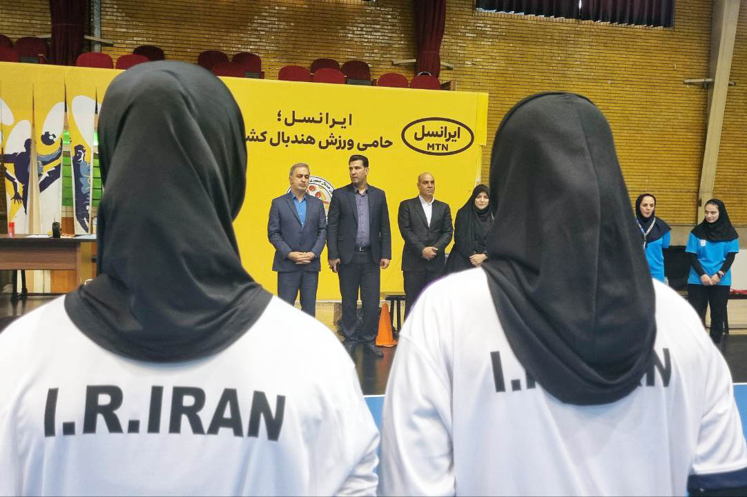 بازدید روسای فدراسیون‌های هندبال و ورزش دانش‌آموزی از اردوی تیم منتخب هندبال دانش‌آموزان دختر