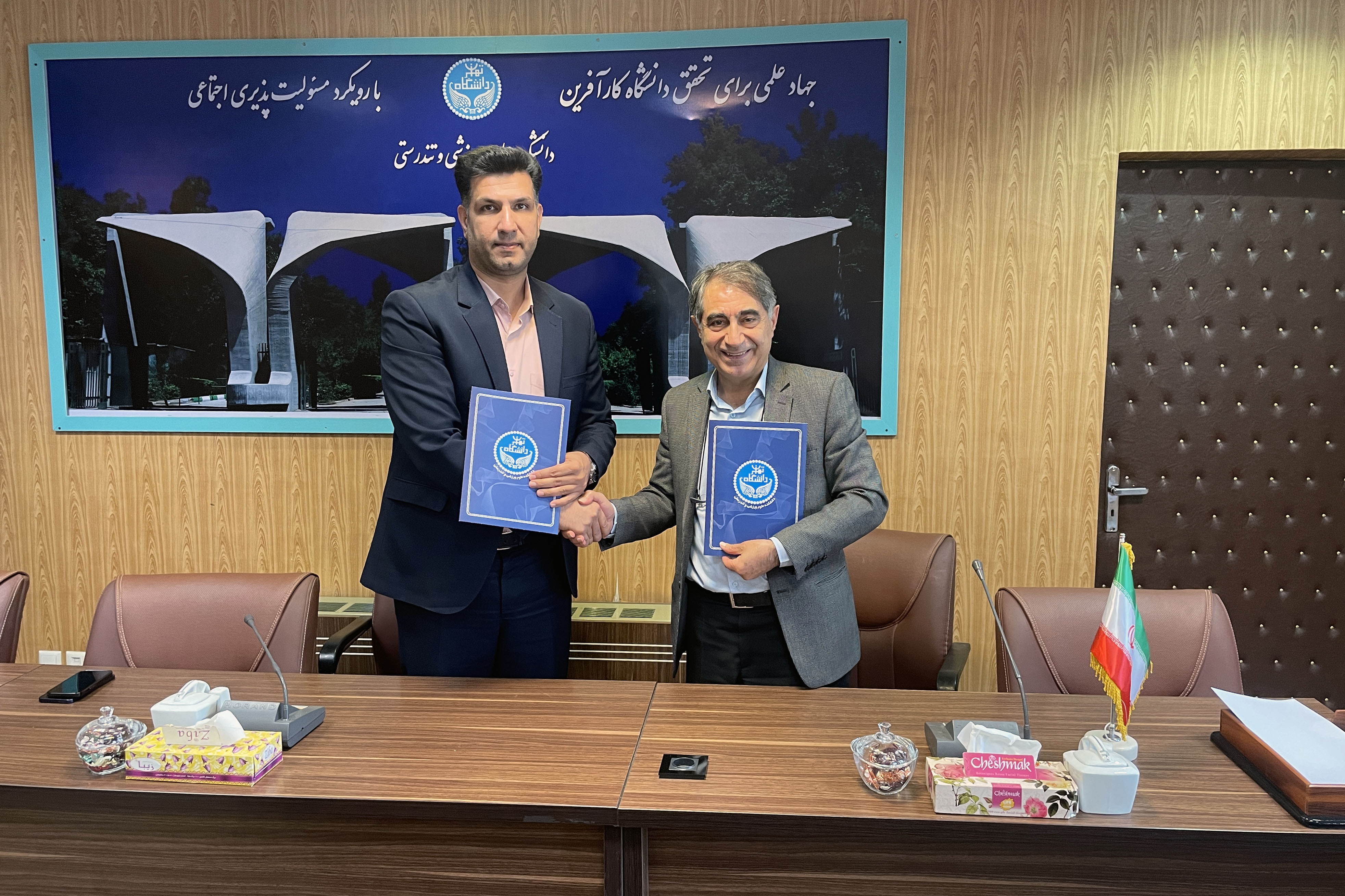 امضای تفاهمنامه همکاری فدراسیون هندبال ایران با دانشکده علوم ورزشی و تندرستی دانشگاه تهران