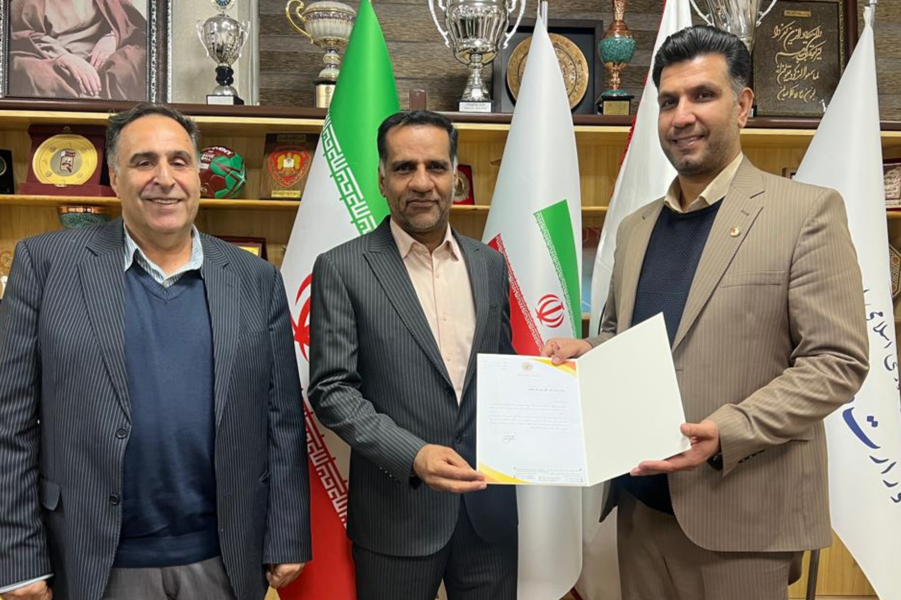 آئین جمشید سرپرست تیم ملی هندبال ساحلی مردان ایران شد