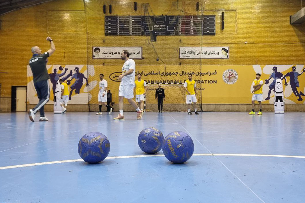 شاگردان رافائل در دو دیدار دوستانه به مصاف تیم ملی هندبال عراق خواهند رفت