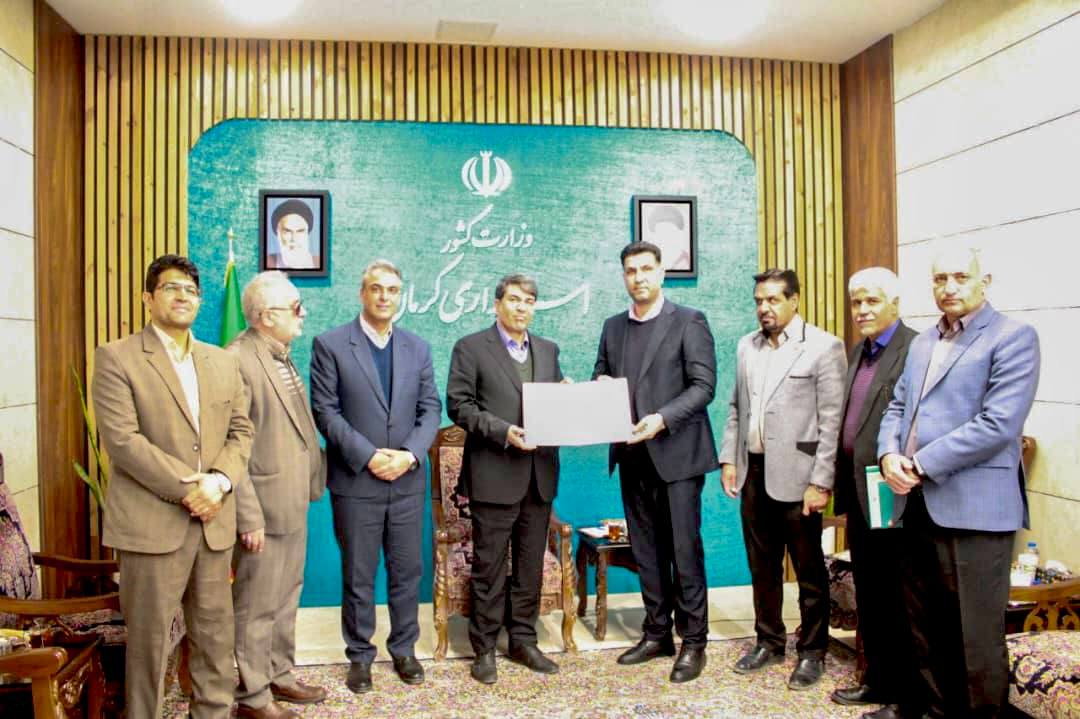 رئیس فدراسیون هندبال با استاندار کرمان دیدار کرد/ قول مساعد طالبی برای حل مشکل سالن