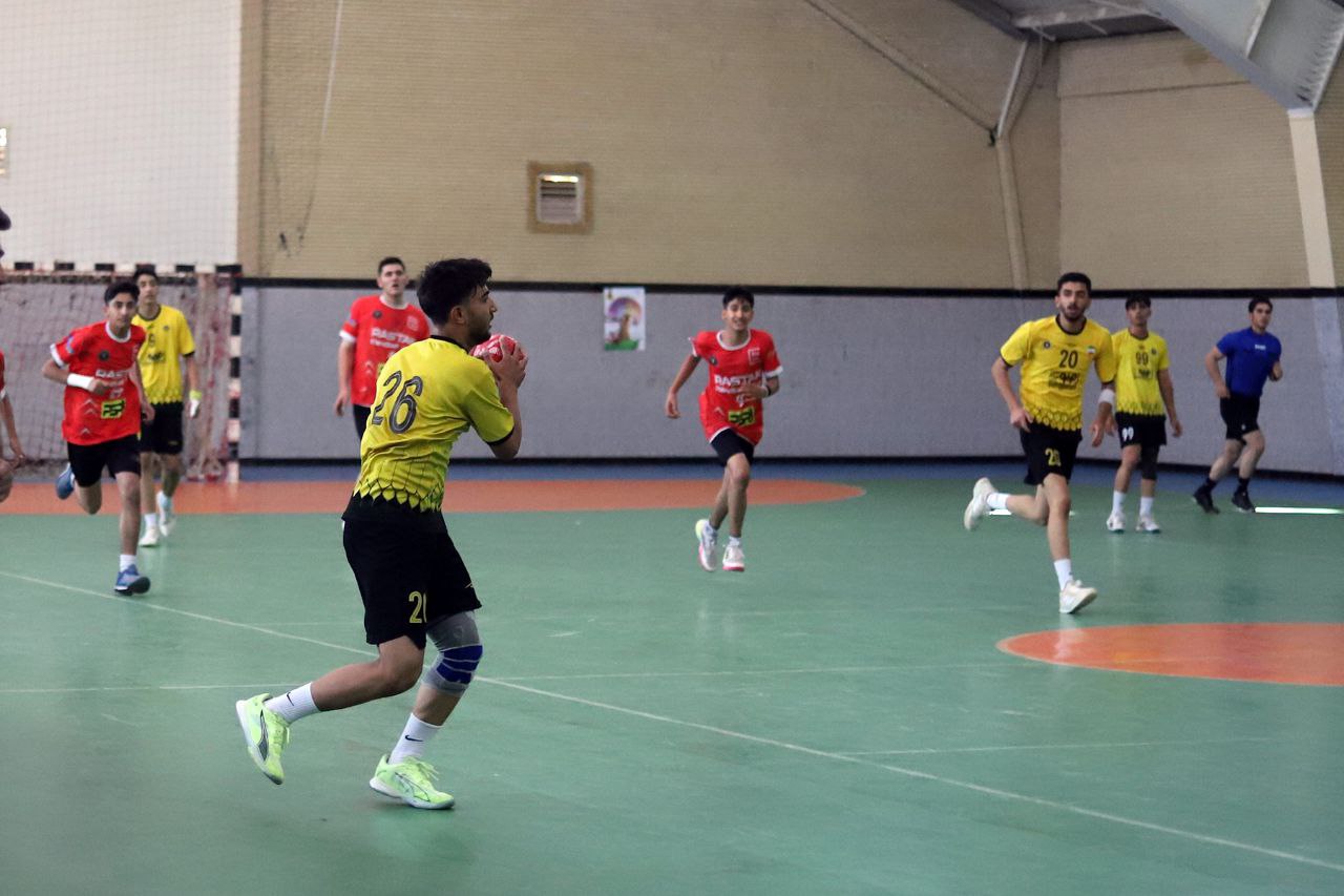 امروز، رونمایی از چهار تیم مرحله نیمه نهایی مسابقات هندبال پسران المپیاد استعدادهای برتر