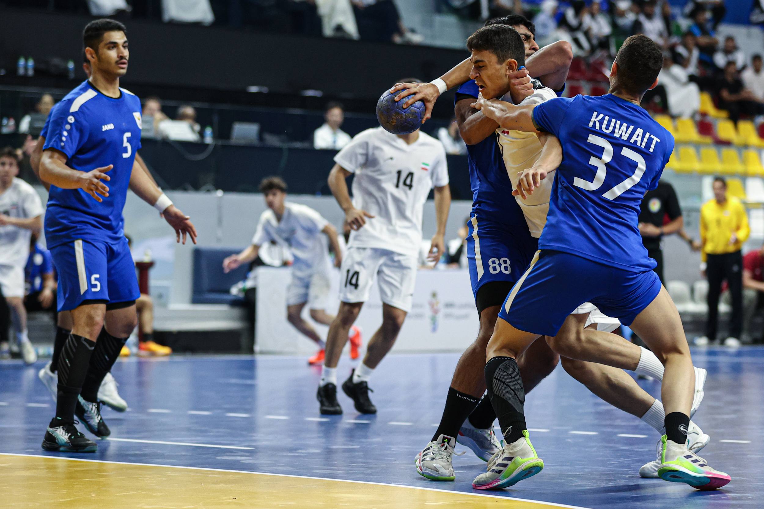 شکست پسران هندبال برابر کویت/ ایران به خاطر یک گل کمتر به نیمه‌نهایی نرسید