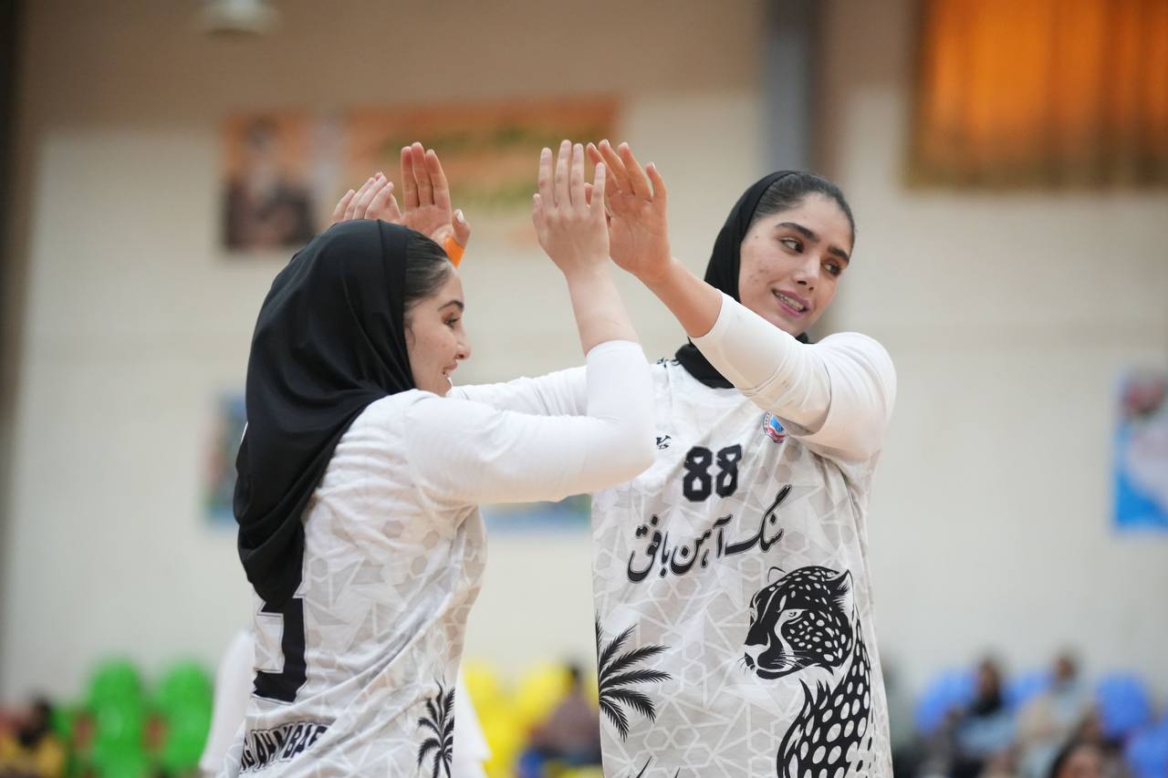 بازی معوقه هفته دوم لیگ برتر هندبال بانوان؛ بافق با شکست استقلال صدرنشین شد