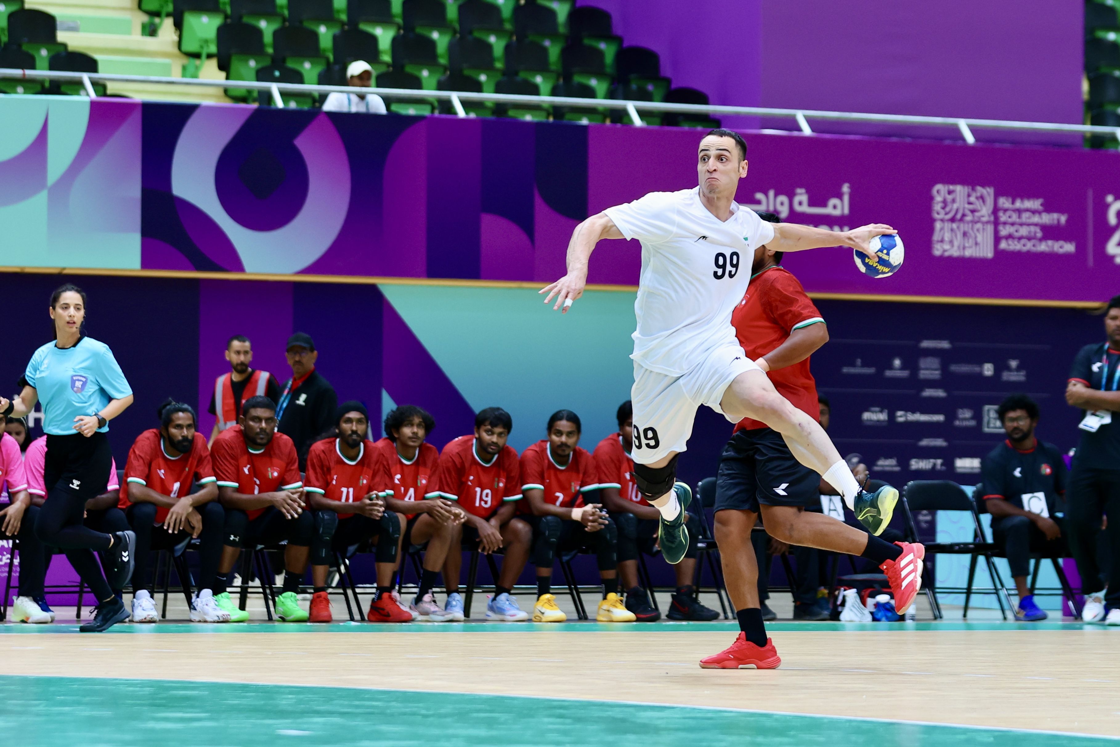 ایران - امارات؛ نبرد فوق حساس برای صعود به نیمه‌نهایی