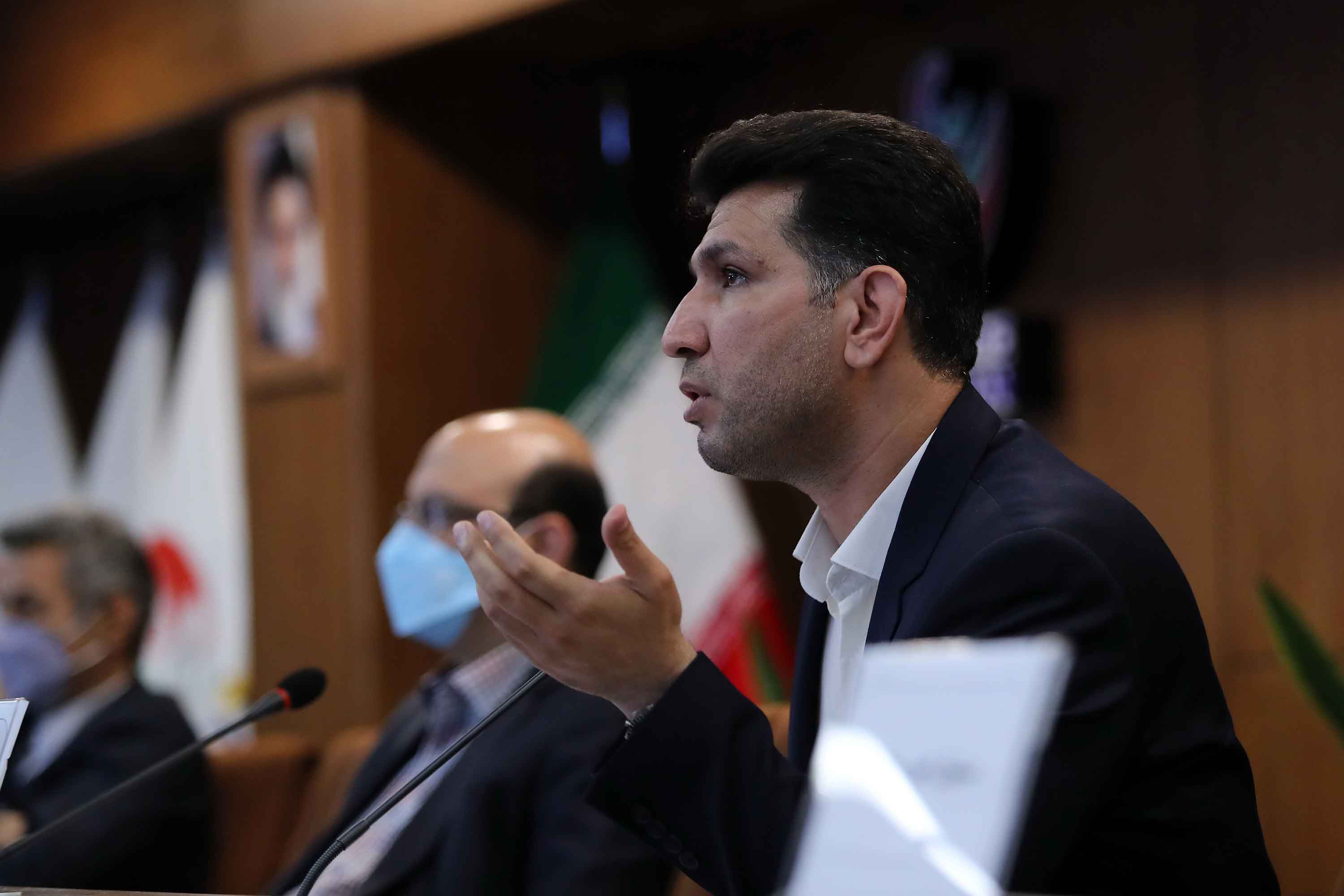پاکدل: آرون کریستنسون 8 ماه زمان ما را گرفت